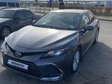 Toyota Camry 2022 года за 13 700 000 тг. в Астана