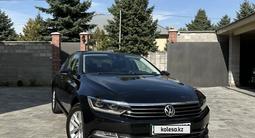 Volkswagen Passat 2017 года за 10 700 000 тг. в Алматы