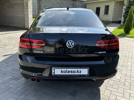 Volkswagen Passat 2017 года за 12 500 000 тг. в Алматы – фото 3