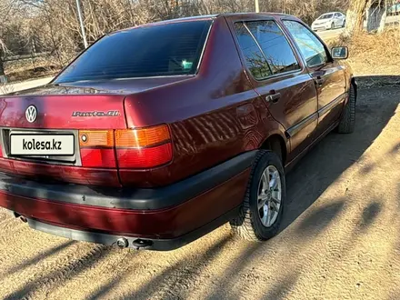 Volkswagen Vento 1992 года за 1 000 000 тг. в Актобе – фото 4