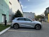 Audi e-tron 2021 года за 29 500 000 тг. в Алматы – фото 3