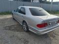 Mercedes-Benz E 230 1996 годаүшін2 600 000 тг. в Семей – фото 6