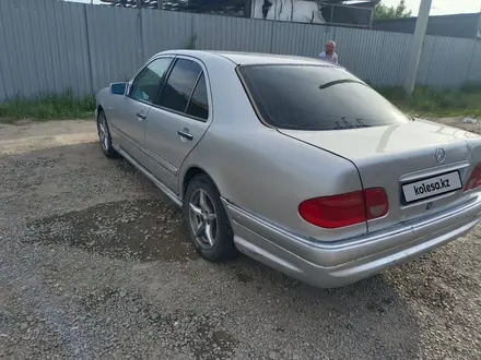 Mercedes-Benz E 230 1996 года за 2 500 000 тг. в Семей – фото 6