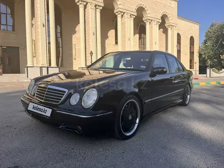 Mercedes-Benz E 55 AMG 1999 года за 10 000 000 тг. в Шымкент – фото 4