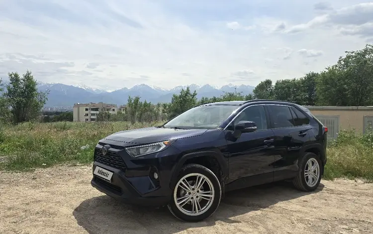 Toyota RAV4 2020 года за 13 500 000 тг. в Алматы