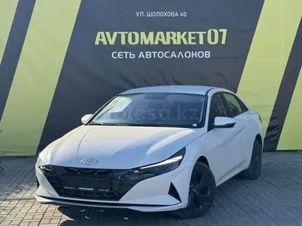 Hyundai Elantra 2022 года за 9 850 000 тг. в Уральск