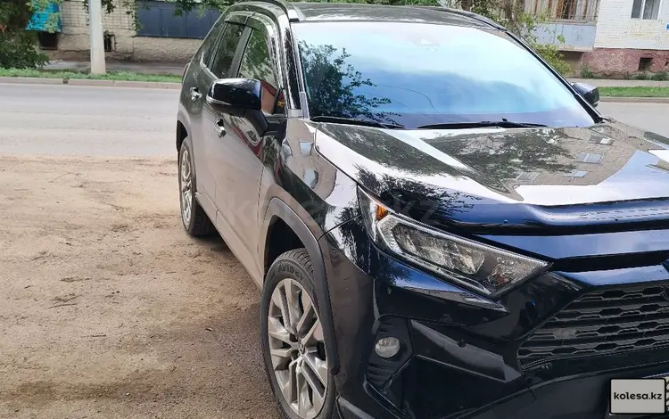 Toyota RAV4 2021 годаүшін19 000 000 тг. в Актобе