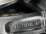 Оригинальный диск R18 на Toyota Prado за 180 000 тг. в Уральск – фото 3