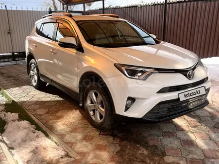 Toyota RAV4 2017 года за 11 000 000 тг. в Уральск