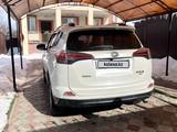 Toyota RAV4 2017 годаүшін11 000 000 тг. в Уральск – фото 4