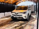Toyota RAV4 2017 годаүшін11 000 000 тг. в Уральск – фото 3