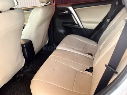 Toyota RAV4 2017 года за 11 000 000 тг. в Уральск – фото 6