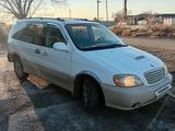 Kia Carnival 2001 года за 1 350 000 тг. в Караганда – фото 3