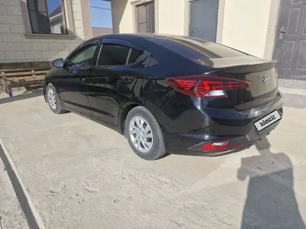 Hyundai Elantra 2018 года за 8 000 000 тг. в Атырау – фото 6