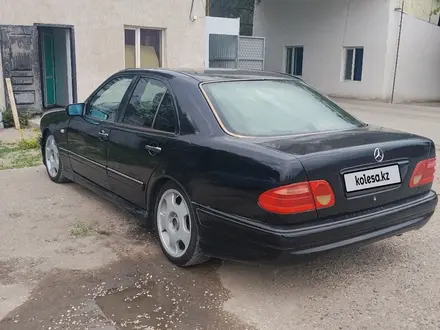 Mercedes-Benz E 320 1998 года за 3 000 000 тг. в Алматы