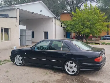 Mercedes-Benz E 320 1998 года за 3 000 000 тг. в Алматы – фото 2
