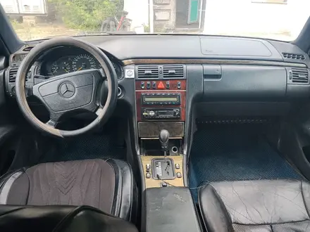 Mercedes-Benz E 320 1998 года за 3 000 000 тг. в Алматы – фото 6