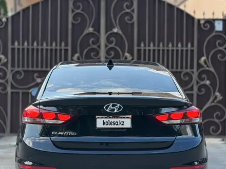 Hyundai Elantra 2017 года за 4 199 999 тг. в Уральск – фото 10