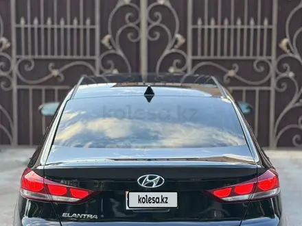 Hyundai Elantra 2017 года за 4 199 999 тг. в Уральск – фото 13