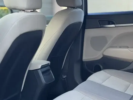 Hyundai Elantra 2017 года за 4 199 999 тг. в Уральск – фото 23