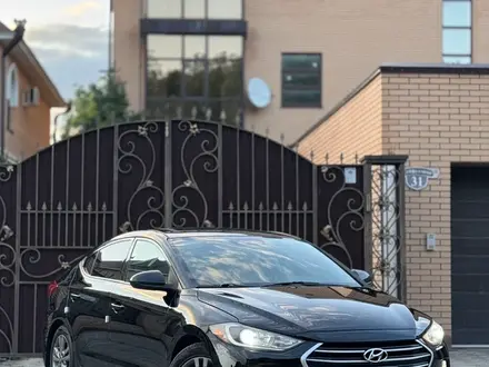 Hyundai Elantra 2017 года за 4 199 999 тг. в Уральск – фото 2