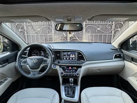 Hyundai Elantra 2017 года за 4 199 999 тг. в Уральск – фото 31