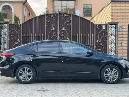 Hyundai Elantra 2017 года за 4 199 999 тг. в Уральск – фото 4