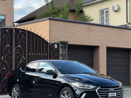 Hyundai Elantra 2017 года за 4 199 999 тг. в Уральск – фото 8