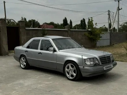 Mercedes-Benz E 280 1994 года за 3 500 000 тг. в Шымкент