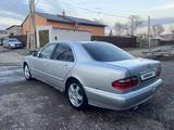 Mercedes-Benz E 200 2001 года за 2 000 000 тг. в Караганда – фото 3