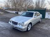 Mercedes-Benz E 200 2001 года за 2 000 000 тг. в Караганда – фото 2