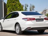Toyota Camry Prestige 2023 года за 15 790 000 тг. в Алматы – фото 3