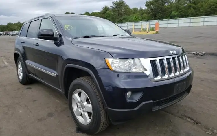 Jeep Grand Cherokee 2011 годаүшін400 000 тг. в Алматы