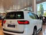 Toyota Land Cruiser Luxe 2026 года за 66 920 160 тг. в Алматы – фото 5