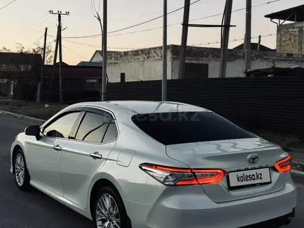 Toyota Camry 2019 года за 14 200 000 тг. в Шымкент – фото 4