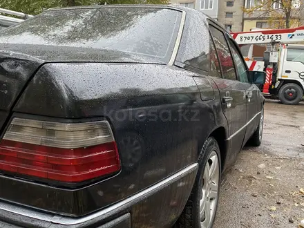 Mercedes-Benz E 280 1994 года за 1 650 000 тг. в Алматы – фото 4