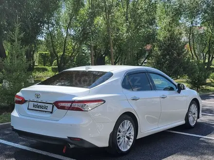 Toyota Camry 2019 года за 14 700 000 тг. в Астана – фото 7