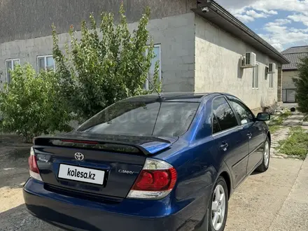 Toyota Camry 2005 года за 4 300 000 тг. в Атырау – фото 2