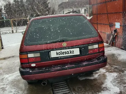 Volkswagen Passat 1992 года за 950 000 тг. в Алматы – фото 3