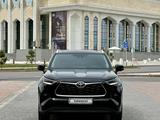 Toyota Highlander 2023 года за 35 500 000 тг. в Туркестан – фото 2