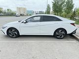 Hyundai Elantra 2024 года за 8 990 000 тг. в Астана – фото 2