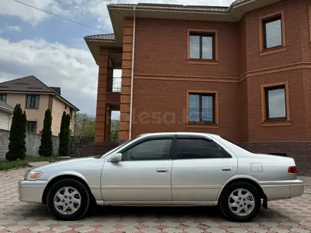 Toyota Camry 2001 годаүшін4 700 000 тг. в Алматы – фото 3