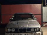 BMW 520 1992 года за 850 000 тг. в Кулан – фото 2