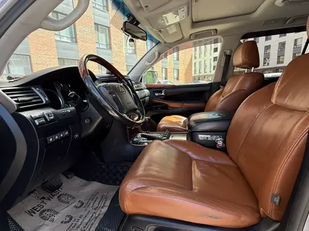 Lexus LX 570 2011 года за 19 000 000 тг. в Астана – фото 2