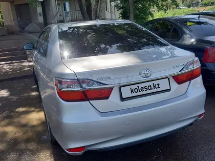 Toyota Camry 2015 года за 9 500 000 тг. в Астана – фото 2