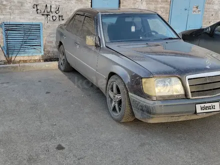 Mercedes-Benz E 200 1993 года за 1 600 000 тг. в Астана – фото 3