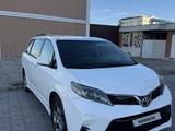 Toyota Sienna 2016 года за 13 000 000 тг. в Актау