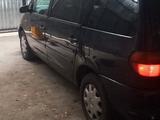 Volkswagen Sharan 1999 года за 1 500 000 тг. в Алматы – фото 5