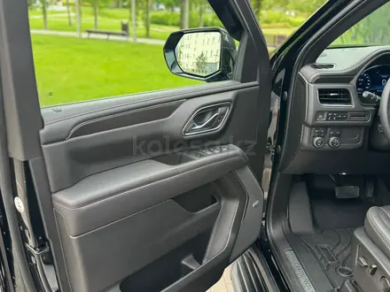 Chevrolet Tahoe 2022 года за 38 700 000 тг. в Алматы – фото 17