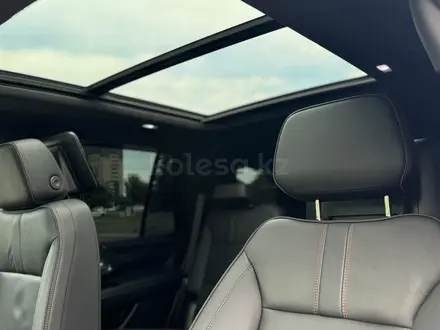 Chevrolet Tahoe 2022 года за 38 700 000 тг. в Алматы – фото 20